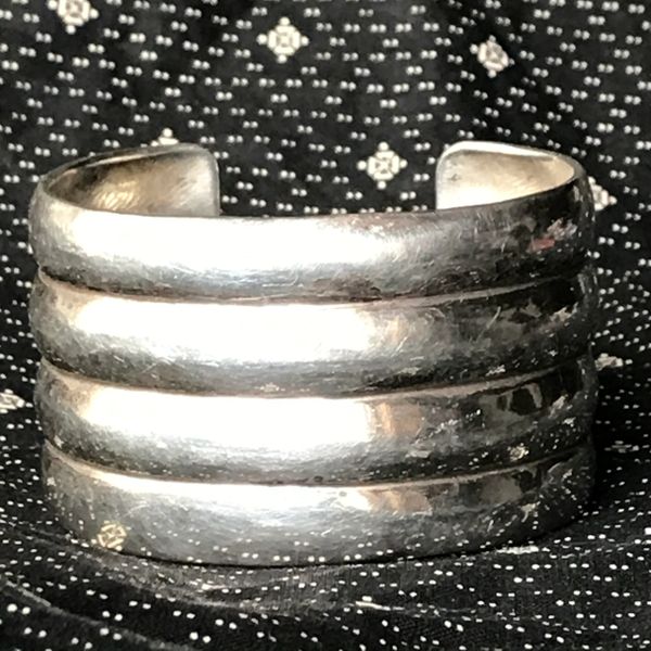 1930s VERY HEAVY EXTRA WIDE RARE ARDUOUSLY WROGHT INGOT SILVER REPOUSSE CUFF BRACELET