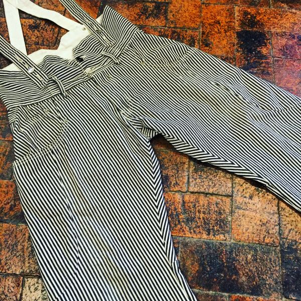 SOLD JAPAN MADE LEE RIDERS RAILROAD RAILMAN PINSTRIPED INDIGO DENIM SHORTS & SUSPENDERS