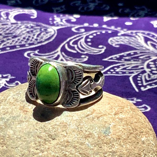 SOLD 1900s EXCEPTIONALLY RARE HOPI FIGUAL CARVED INGOT SILVER HOLY SNAKES BAND WITH GREEN OVAL DOMED TURQUOISE RING