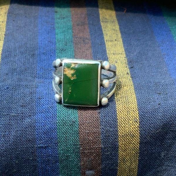 SOLD 1920s DARK GREEN CERILLOS TURQUOISE LOW PROFILE SPLIT SHANK INGOT SILVER SQUARE RECTANGLE RING