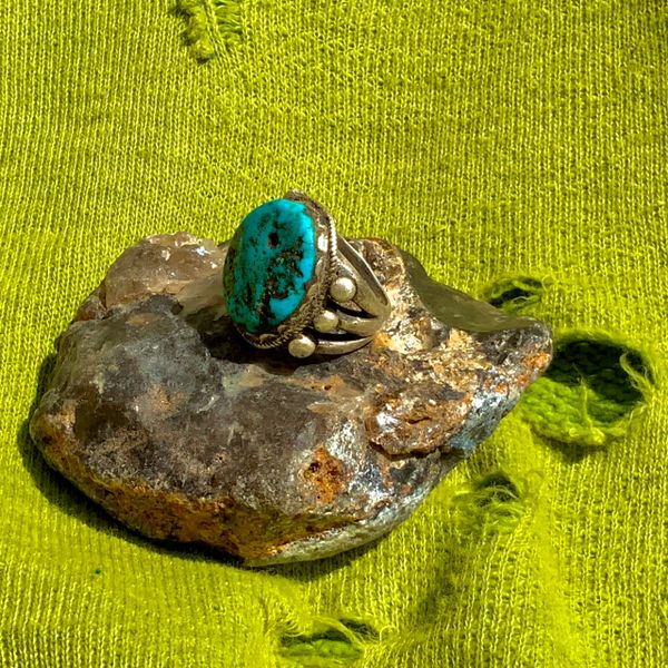 1930s VIVID BLUE TURQUOISE TAB HEAVY INGOT SILVER RING