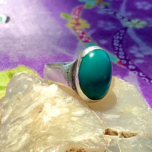 SOLD 1900s SMALL BLUE OVAL DOMED TURQUOISE INGOT SILVER WELL WORN STAMPED RING