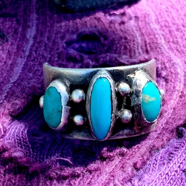 1970s CIGAR BAND 3 BLUE OVAL STONE TURQUOISE & SILVER MENS WIDE BAND RING