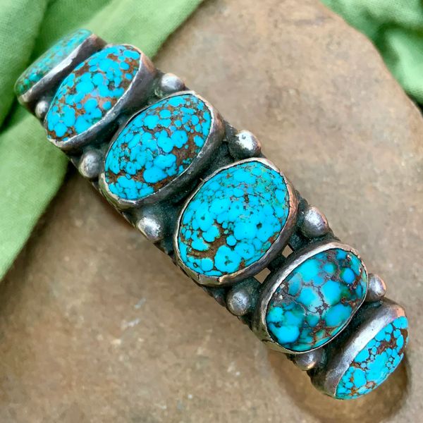 1920s PERSIAN DOMED BLUE OVAL TURQUOISE ROW CUFF WITH HAND DRAWN INGOT SILVER WIRE