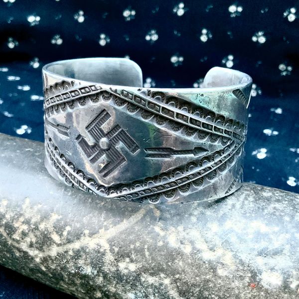 SOLD 1930s RENAISSANCE WHIRLING LOG & ARROW CUFF IN NAVAJO RUG PATTERN COLD CHISELED AND FILED BY A MASTER SILVERSMITH LARGE WRIST CUFF BRACELET