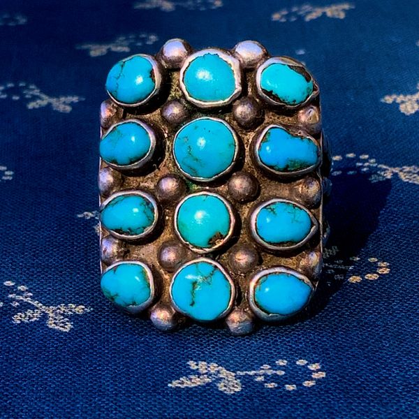 1940s VERY BIG & VERY RARE EARLY ZUNI WELL WORN FRED HARVEY ERA ORNATELY EMBELLISHED TWISTED WIRE SPLIT SHANK SILVER & TURQUOISE 12 VIVID BLUE STONES RING