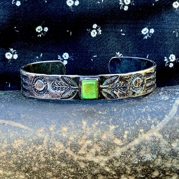 1910s RARE EARLY PUEBLO OR NAVAJO INGOT SILVER STAMPED SAGE FLOWER, SUN, CLOUDS, ARROWS TALL, BEVELED GREEN TURQUOISE CUFF BRACELET