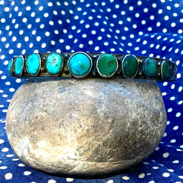 SOLD 1920s EARLY ZUNI OR NAVAJO STAMPED GREEN TURQUOISE ROW CUFF BRACELET BIG WRSIT SIZE