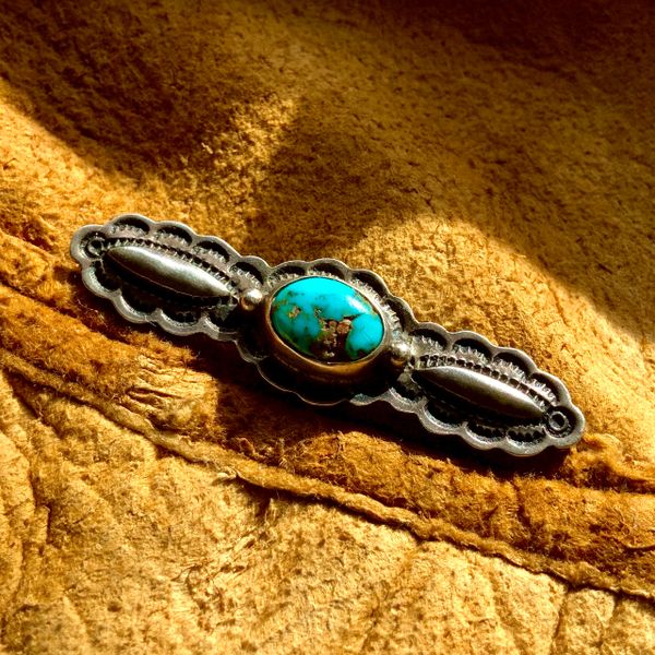 SOLD 1920s EARLY NAVAJO VIVID BLUE TURQUOISE PIN BROOCH FRED HARVEY ERA STAMPED REPOUSSE'