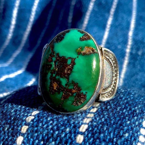 SOLD 1920S OVAL GREEN CERILLOS TURQUOISE INGOT SILVER SIDE SHIELD FRED HARVEY ERA RING