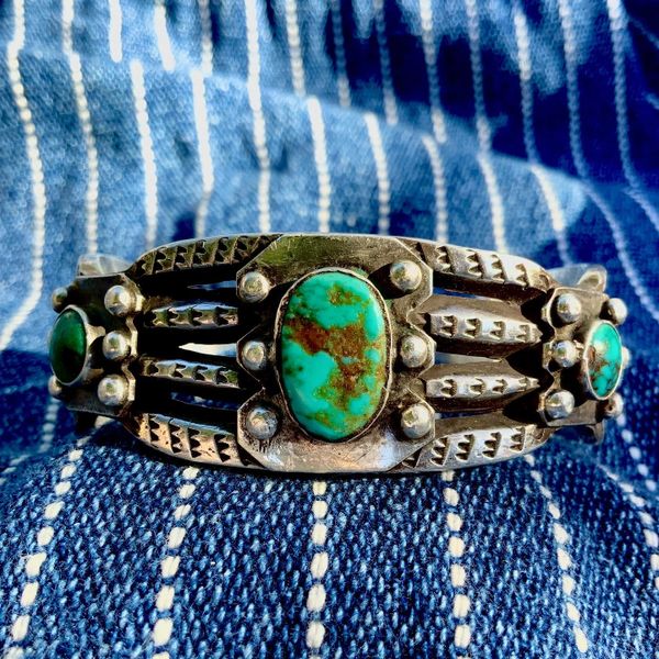 SOLD 1900s STAMPED VERY HEAVY SPLIT SHANK INGOT SILVER THREE STONE TURQUOISE CUFF BRACELET