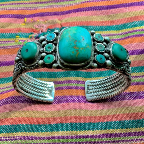 SOLD LATE 1920s FLORAL THEMED ZUNI STYLE HAND PULLED & TWISTED WIRE WROUGHT SILVER CUFF BRACELET WITH ZUNI STYLE HEISHI BLUE & GREEN TURQUOISE STONES MAIN STONE IS ROYSTON