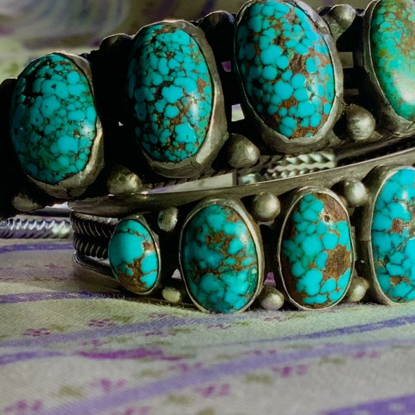 1920s SET OF TWO PERSIAN DOMED BLUE OVAL TURQUOISE ROW CUFF WITH HAND DRAWN INGOT SILVER WIRE
