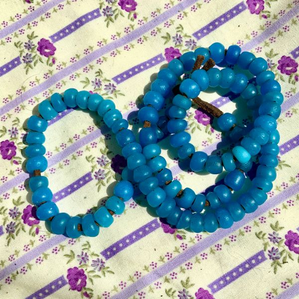 1920s SILK ROAD GREASY TURQUOISE BLUE GLASS PONY BEADS GLASS YRADE BEADS STRAND NECKLACE