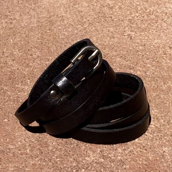 BLACK LEATHER 1 BUCKLE TRIPLE WRAP BRACELT CUFF