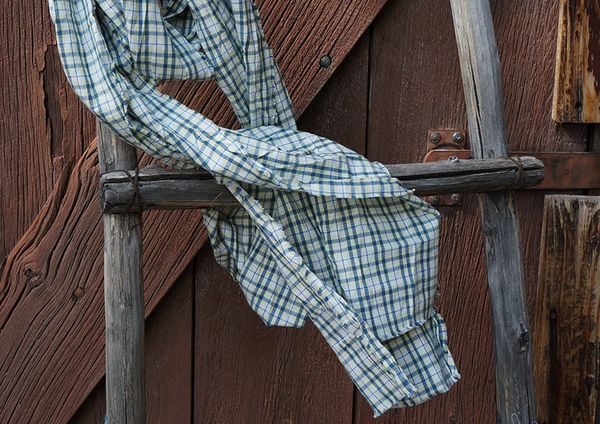 NARROW LONG LIGHT SHIRTING IN WHITE, BLUE & YELLOW