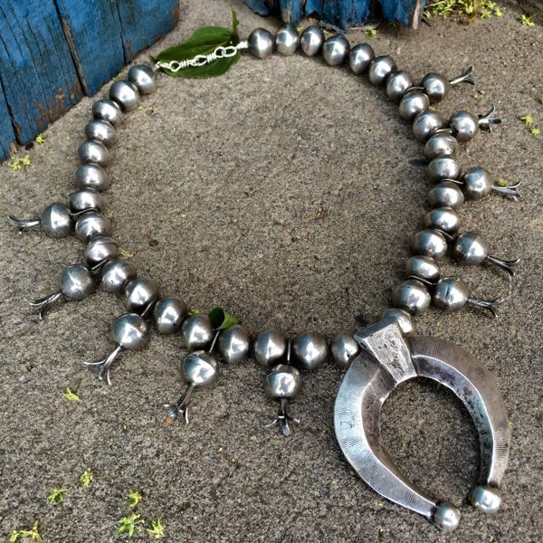 SOLD 1930s AMERICAN SQUASH BLOSSOM BENCH BEAD NAJA NECKLACE WITH FILE MARKS STRUNG on SILVER CHAIN