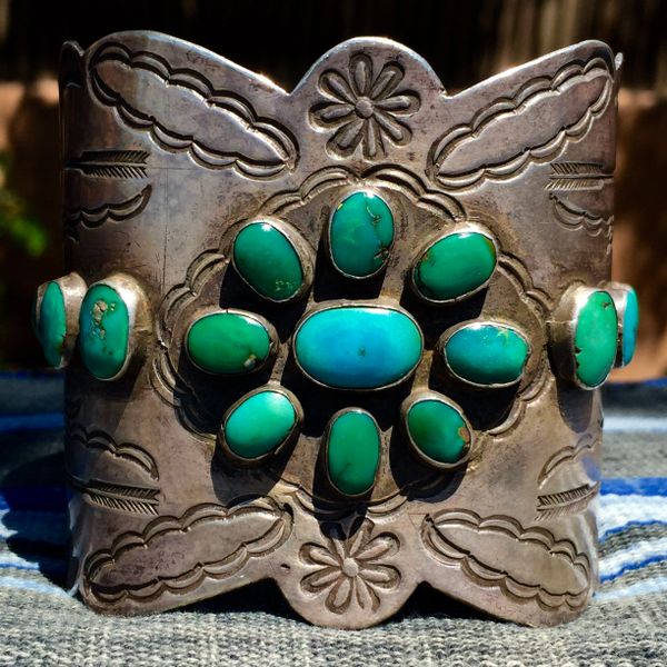 SOLD 1920s FINELY STAMPED ARROW & SAGE BRUSH SILVER EXTRA WIDE KETOH STYLE BLUE GREEN TURQUOISE MENS CUFF BRACELET