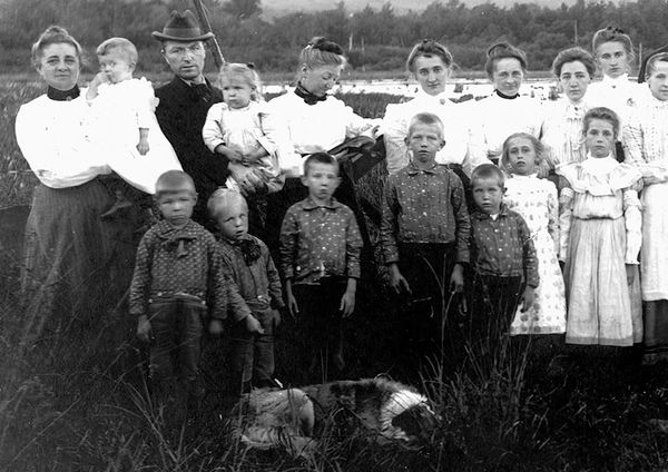 1880's IMMIGRANT AMERICAN FAMILY BOATING