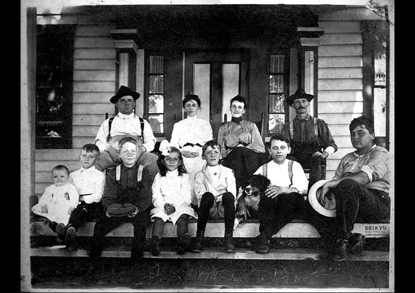 1860'S AMERICAN SISTERS, THEIR HUSBANDS & KIDS