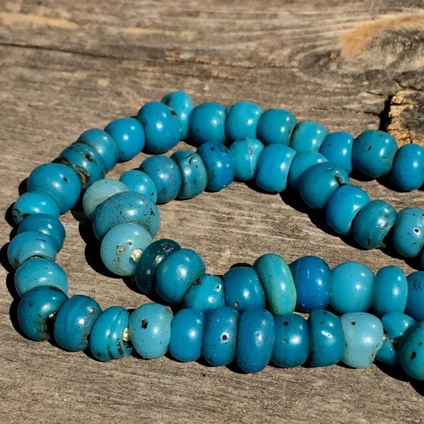 SOLD 1750s NATIVE AMERICAN GLASS TRADE TURQUOISE PADRE BEADS