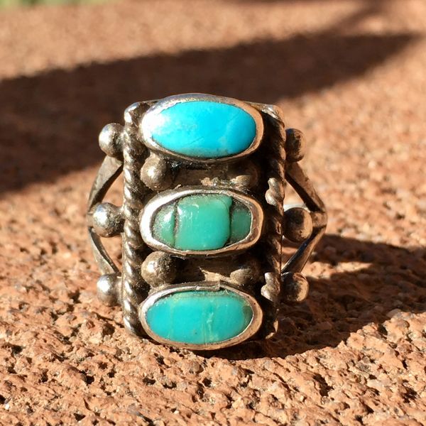 SOLD 1920s OVAL STOPLIGHT BLUE GREEN TURQUOISE ROPE RING