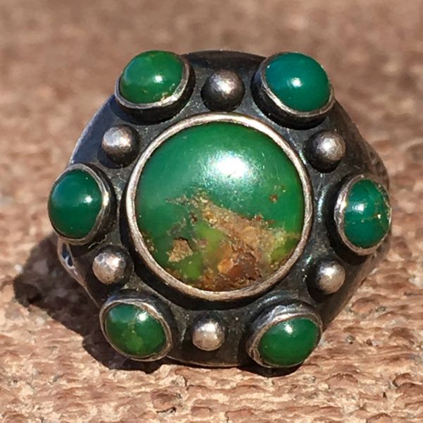 SOLD 1920s ARROW WHIRLING LOG STAMPED CERILLOS TURQUOISE 7 GREEN STONE SILVER RING