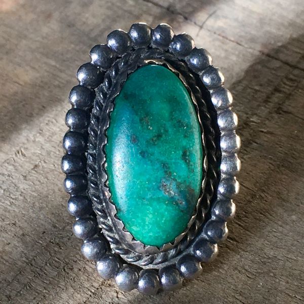 SOLD 1940s FINGER LONG OVAL GREEN TURQUOISE SILVER RING