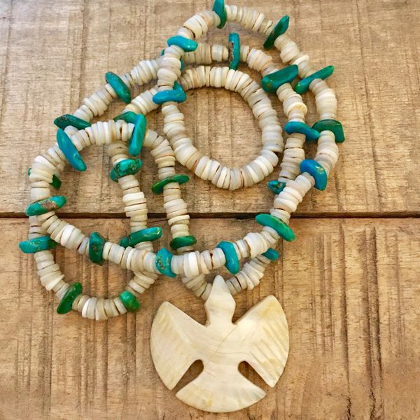 SOLD 1940s SANTO DOMINGO BIG THUNDERBIRD SHELL & PUMP DRILLED VIVID TURQUOISE CHIP NECKLACE