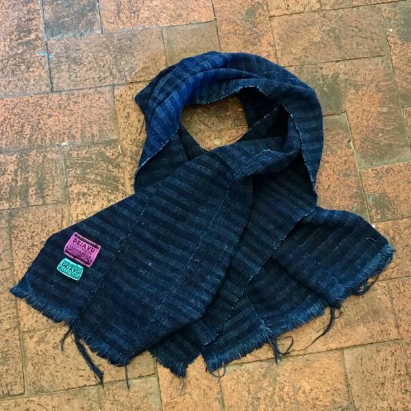 1900s HANDWOVEN HANDSPUN YARN HAND DYED INDIGO HANDSEWN HORIZONTAL STRIPED SCARF