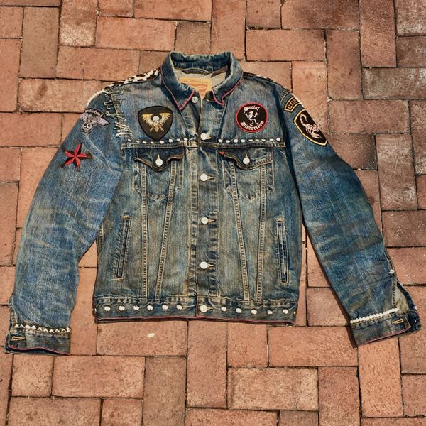 SOLD LEVIS AGED BIKER LEOPARD PUNK ROCK STUDDED PATCHED PEARLED DENIM JACKET MEDIUM