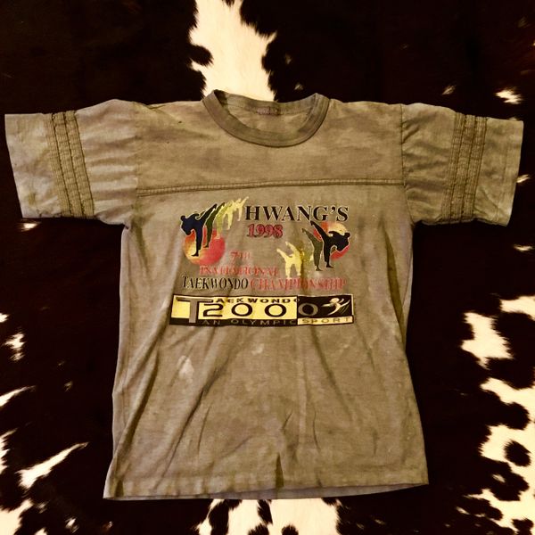 1990s GREY APPLIQUÉ RACING STRIPES TAE KWON DO T-SHIRT