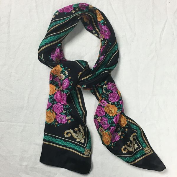 1980s JAPANESE SILK BLACK FLORAL & FLEUR DE LIS ROMANESQUE SCARF