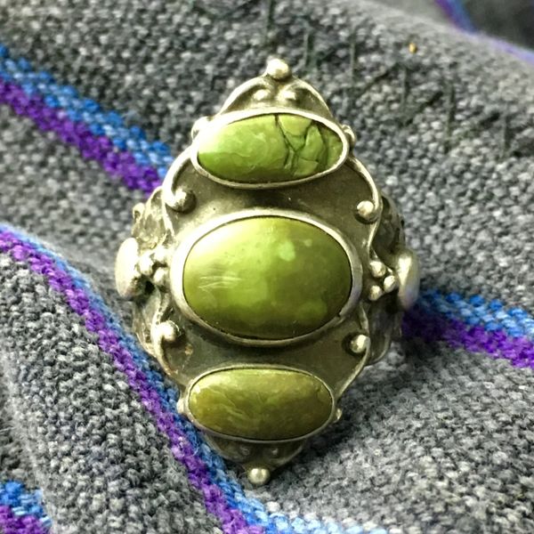 SOLD 1910s 3 OVAL PALE OLIVE GREEN TURQUOISE STONE STOPLIGHT ARROW STAMPED RING