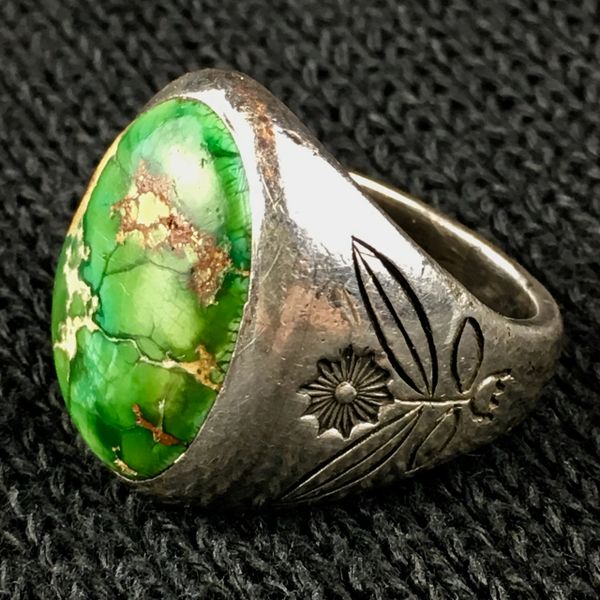 SOLD 1950s FLOWER STAMPED HEAVY BIG MENS OVAL NEON GREEN TURQUOISE STONE SANDCAST SILVER RING