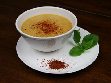hot, gluten-free, vegan lentil soup 