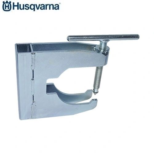 `HUSQVARNA 51, 55, 61, 252, 254, 257, 261, 262, 265, 266, 268, 272, 346, 350, 351, 353, 365, 371, 372, 281, 288, 385, 390, 394, 395, 3120 O.E.M. ORIGINAL CRANKCASE SPLITTER