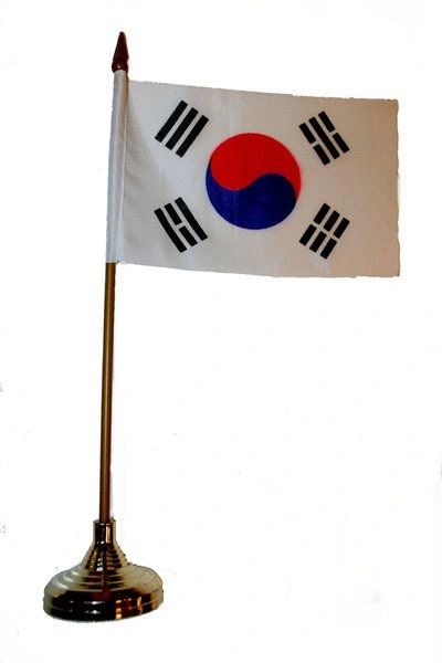 SOUTH KOREA 4" X 6" INCHES MINI COUNTRY STICK FLAG BANNER WITH GOLD STAND ON A 10 INCHES PLASTIC POLE .. NEW AND IN A PACKAGE.