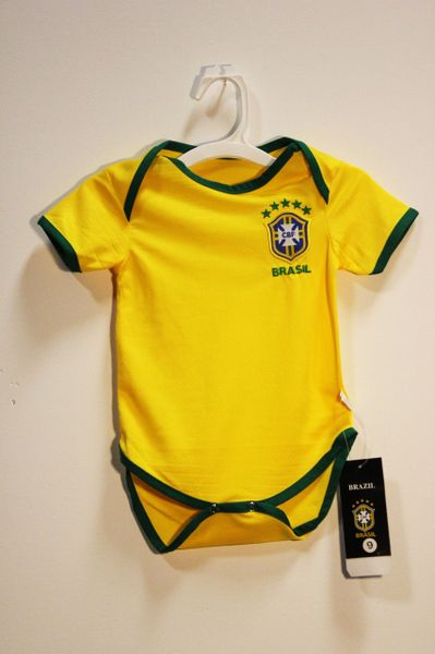 BRASIL Yellow 5 Stars , NEYMAR JR #10 CBF Logo FIFA World Cup BABY'S JUMPER ..3 - 6 Months