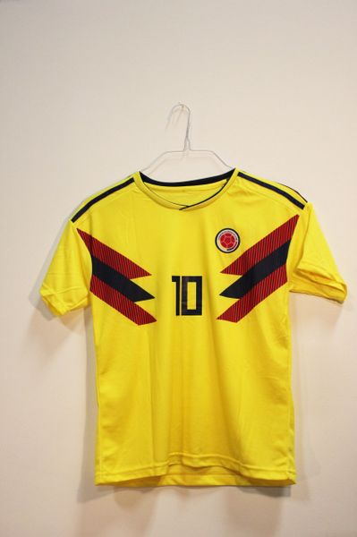 COLOMBIA Yellow JAMES #10 , Federacion Colombiana De Futbol Logo FIFA World Cup JERSEY Set : T-SHIRT & PANTS