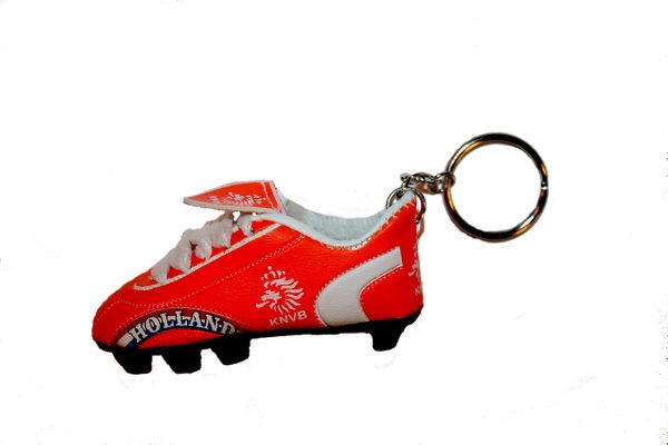 HOLLAND RED KNVB LOGO FIFA SOCCER WORLD CUP SHOE CLEAT KEYCHAIN .. NEW AND IN A PACKAGE