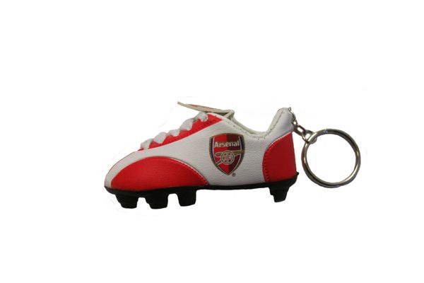 ARSENAL LOGO SOCCER SHOE CLEAT KEYCHAIN .. NEW AND IN A PACKAGE