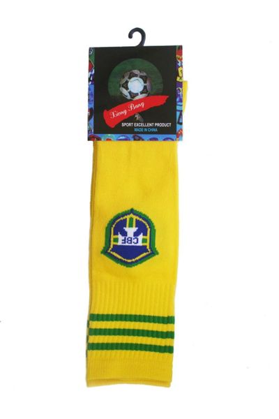 BRASIL YELLOW CBF LOGO FIFA WORLD CUP SOCKS .. HIGH QUALITY ..KID'S SIZE : AGES 6 - 10 YRS .. NEW AND IN A PACKAGE