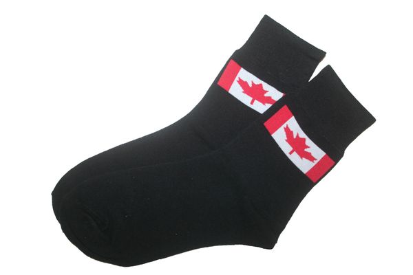 CANADA BLACK COUNTRY FLAG DRESS SOCKS .. HIGH QUALITY .. NEW AND IN A PACKAGE