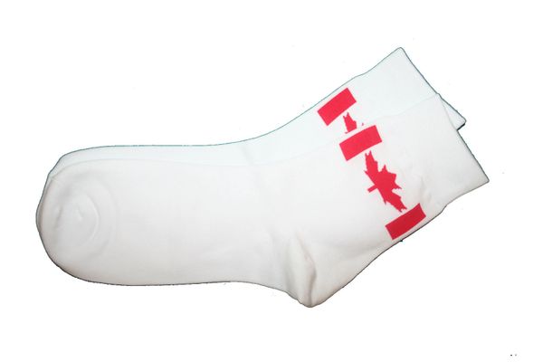 CANADA WHITE COUNTRY FLAG DRESS SOCKS .. HIGH QUALITY .. NEW AND IN A PACKAGE
