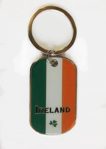 IRELAND COUNTRY FLAG METAL KEYCHAIN .. NEW AND IN A PACKAGE