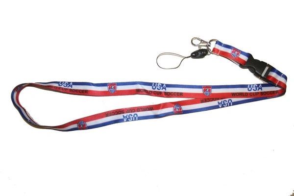 USA - WORLD CUP SOCCER LANYARD KEYCHAIN PASSHOLDER NECKSTRAP .. CLASP AT THE END .. 24" INCHES LONG .. HIGH QUALITY .. NEW AND IN A PACKAGE