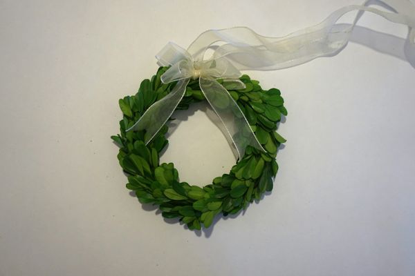 Small Boxwood Wreaths - 6, 8, and 10” — Carolee's