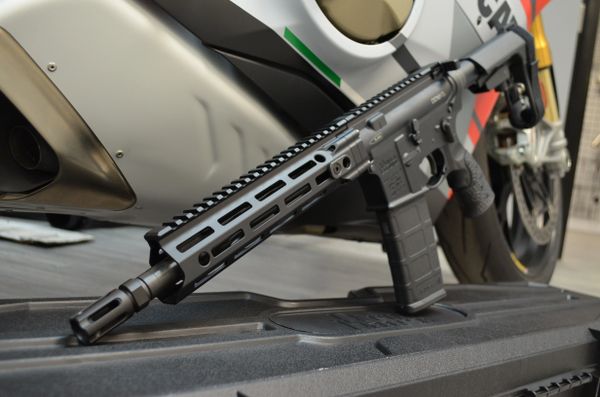 Daniel Defense در X: «How do you feel about Franken-builds!? Is this hot or  not? Let us know in the comments! 👇 _ Upper: 🔥 DDM4 V7 Photo: 📸 David  True Repost