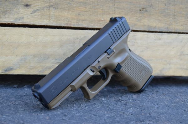 Cerakote X-Werks Glock fde 32 Gen 4 .357sig Trijicon SAR MOS AZ